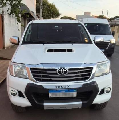 TOYOTA HILUX 3.0 SR 4X4 CD 16V TURBO INTERCOOLER DIESEL 4P AUTOMÁTICO TOYOTA HILUX 3.0 SR 4X4 CD 16V TURBO INTERCOOLER DIESEL 4P AUTOMÁTICO